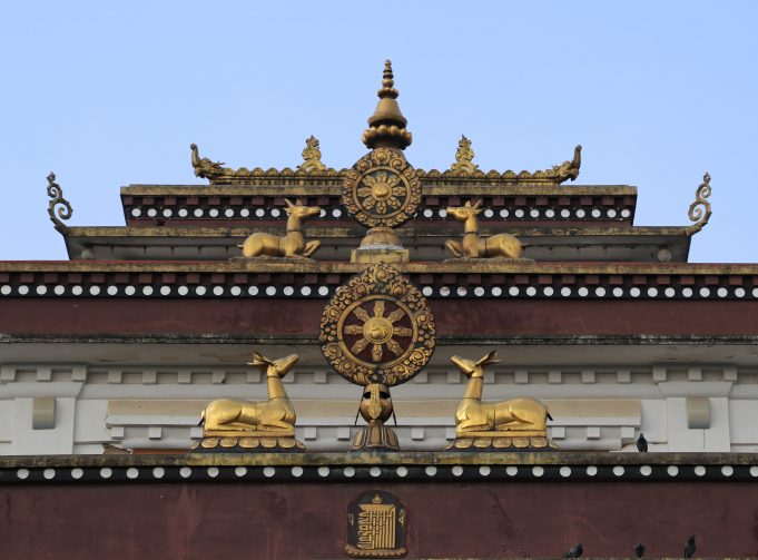 Dharma-wheel-and-pair-of-deer